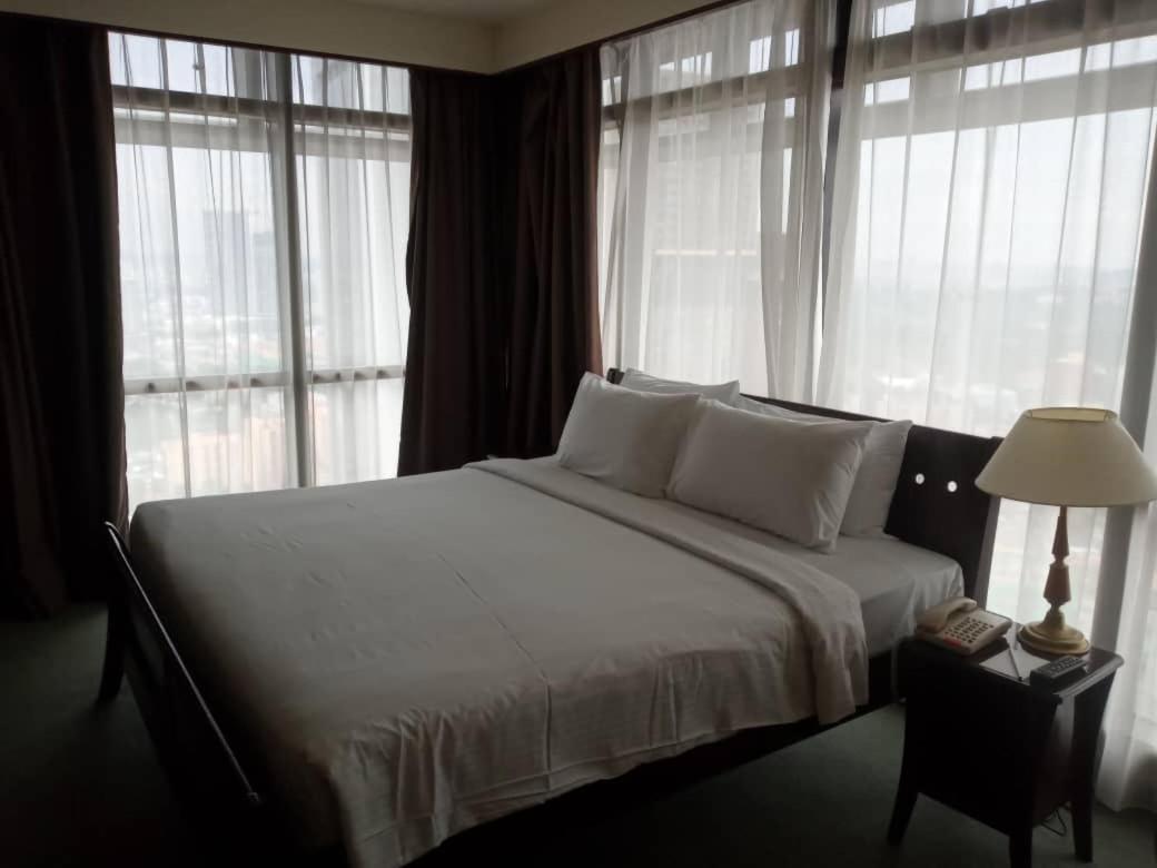 Peaceful Service At Times Square Apartment *