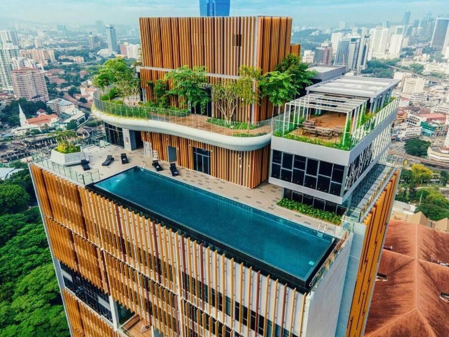 Klcc Skytowerviewsuite At Ceylonzsuites Apartment