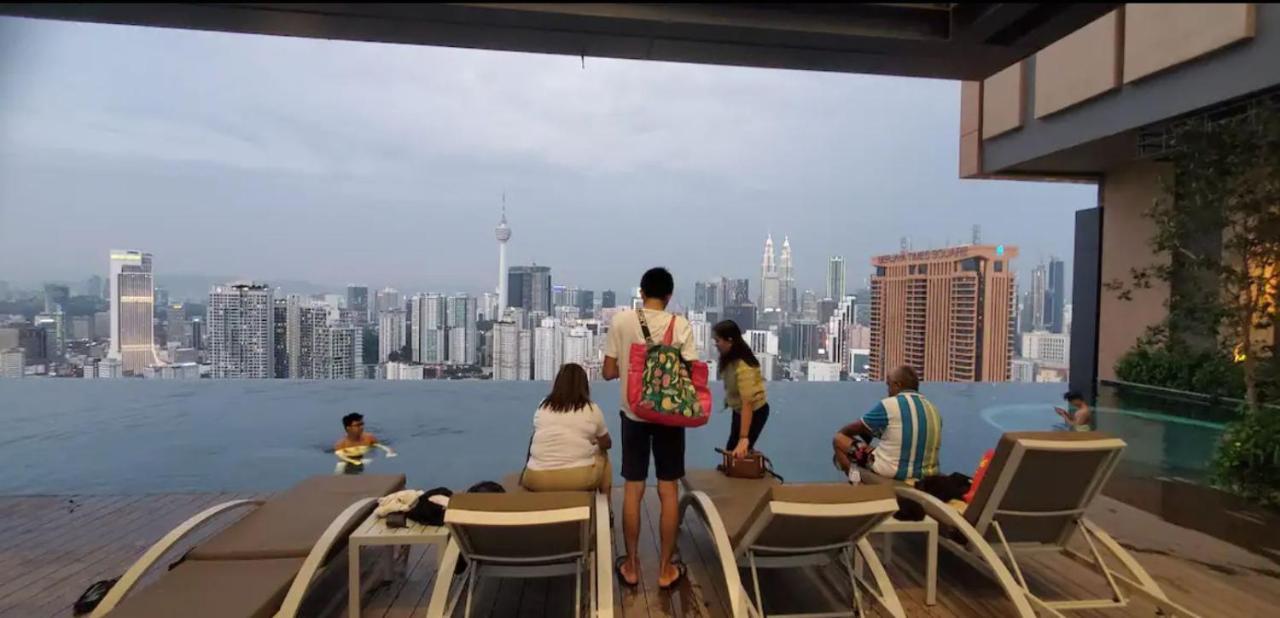 Lucentia Lalaport Bbcc, Stuning Infinity Pool Apartment