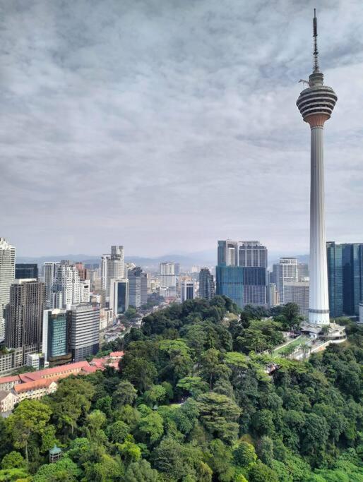Klcc Skytowerviewsuite At Ceylonzsuites Kuala Lumpur