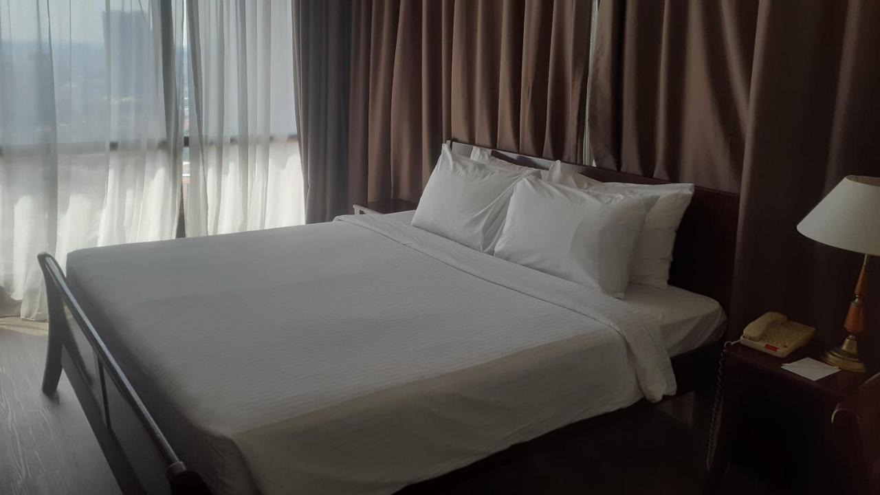Peaceful Service At Times Square Apartment