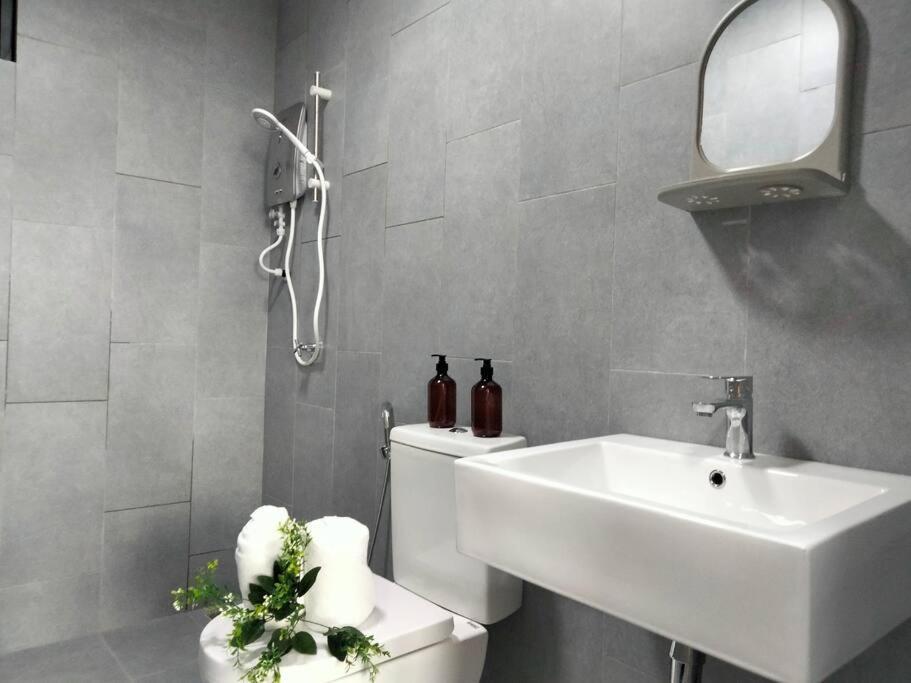 M Vertica I Homebrickz Căn hộ