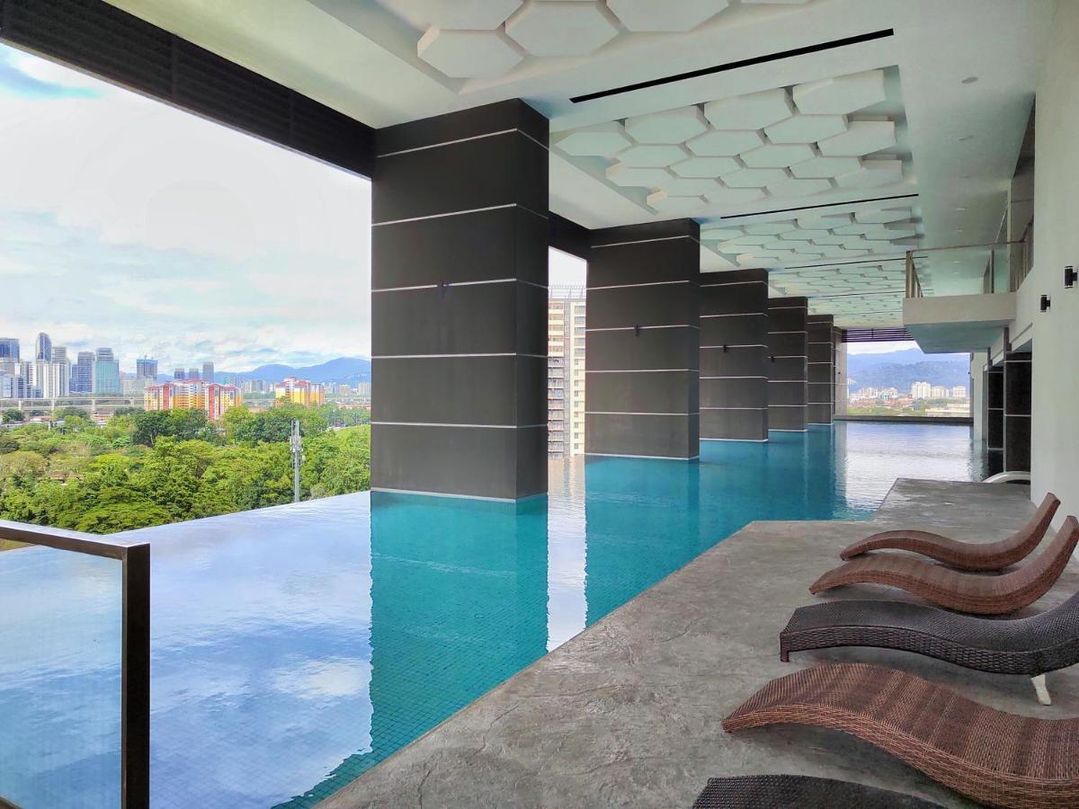 Appartement New! 3r2b - Free Wi-fi -3mins Walk To Sunway Velocity 中文房东