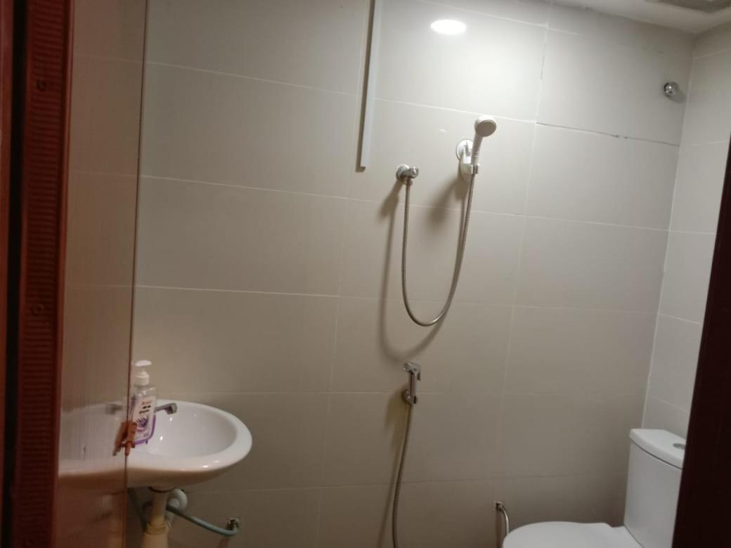 Khách sạn tình yêu Ras