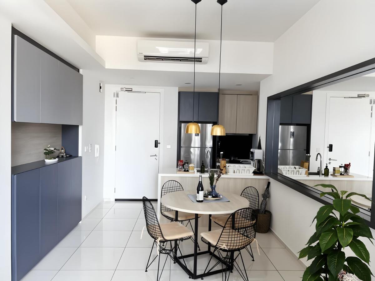 Serene 1br@bukit Bintang Klcc, Pool, Free Netflix *