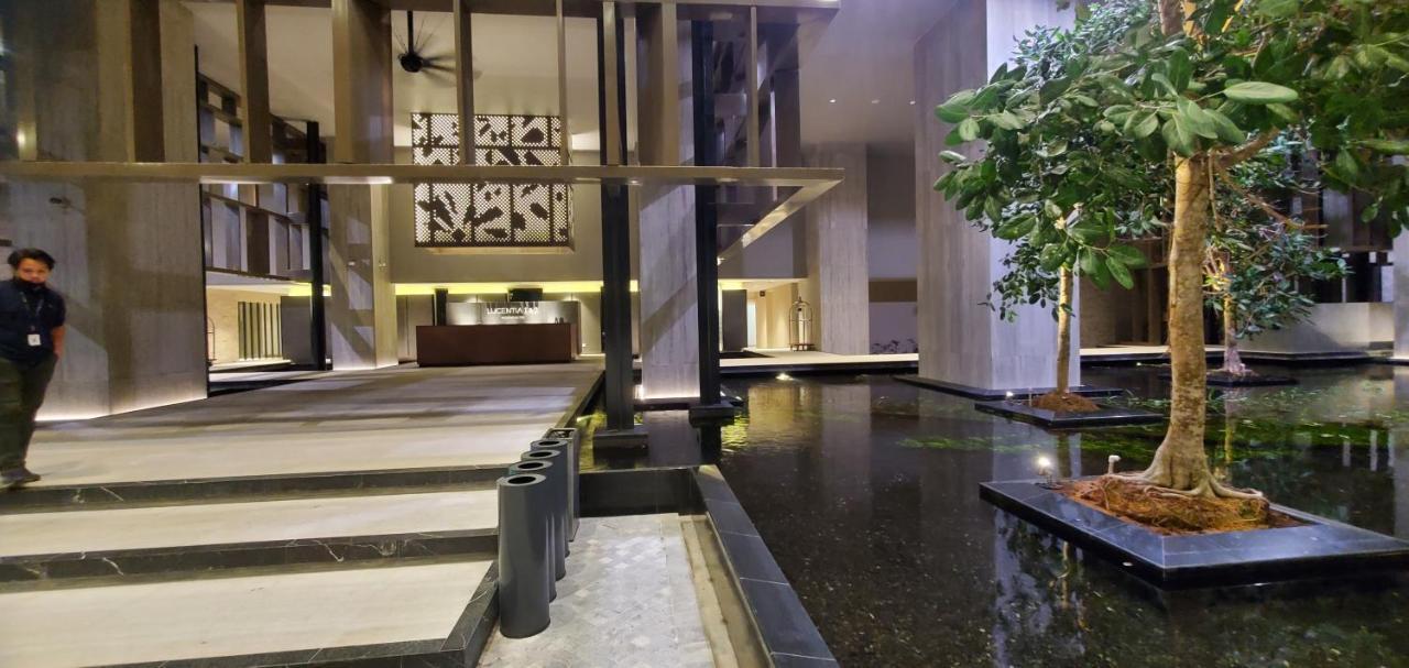 Lucentia Lalaport Bbcc, Stuning Infinity Pool Apartment *