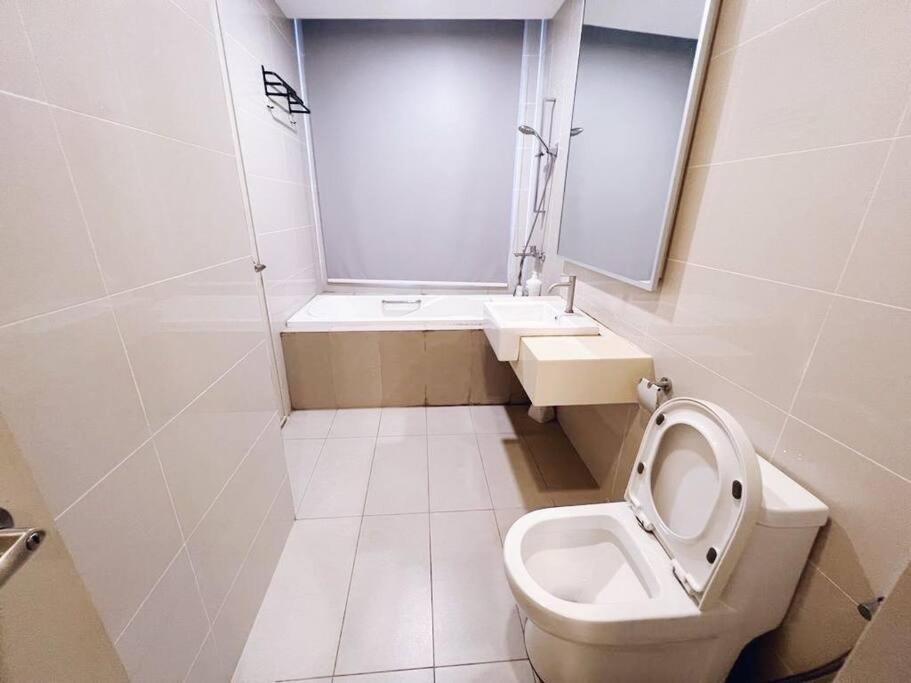 Promo Connected Train 2 Bedroom Above Mall 289