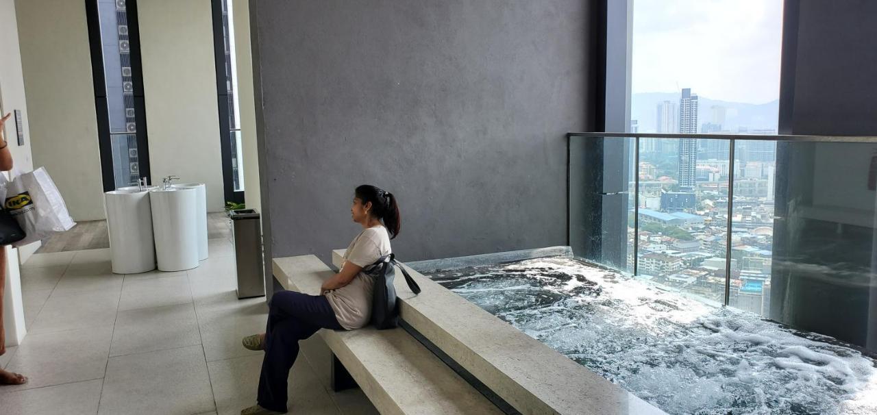 Lucentia Lalaport Bbcc, Stuning Infinity Pool Kuala Lumpur
