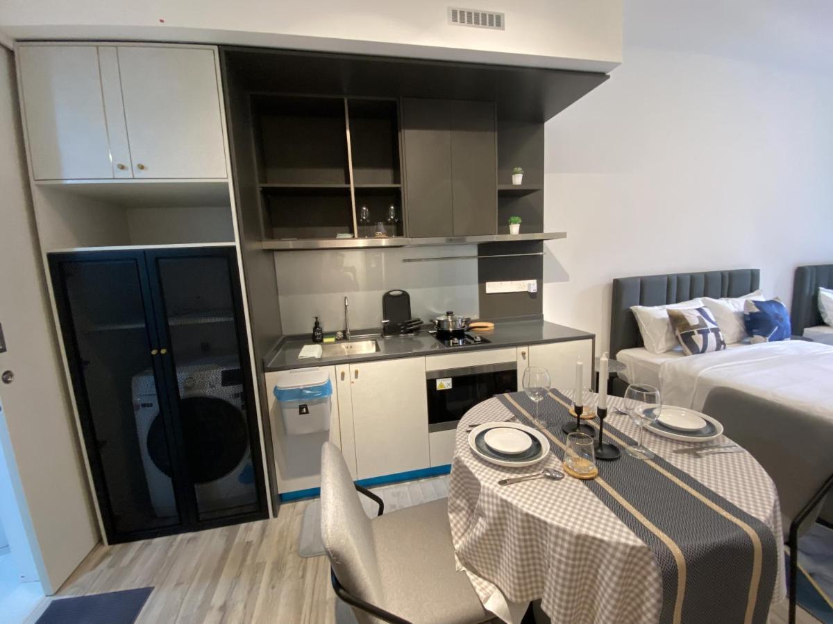 Apartment Mid Valley 3km Away 360 Sq Ft Millerz Sq