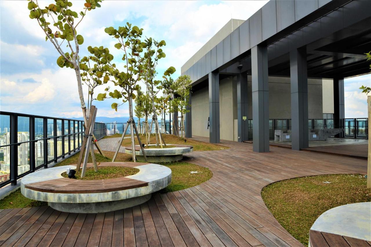 Suasana Kewingston Platz Apartment *