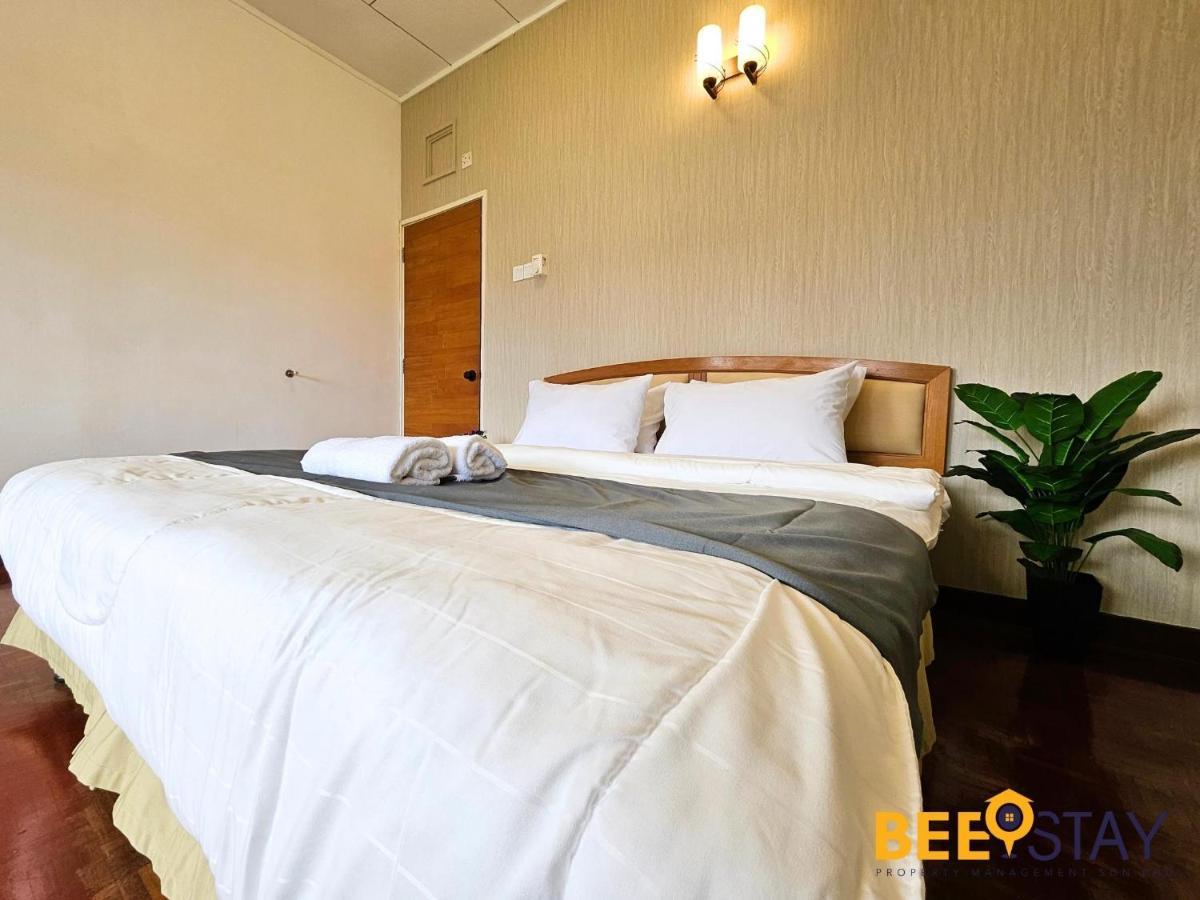 Villa Bangsar Three Storey Luxury Landed House 19pax