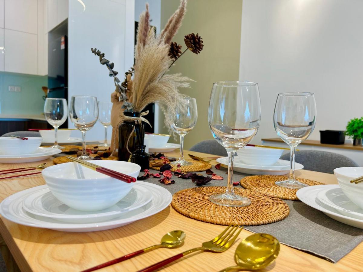 Premium For Family At Aeon / Sunway Velocity / Mrt / Lrt Apartment