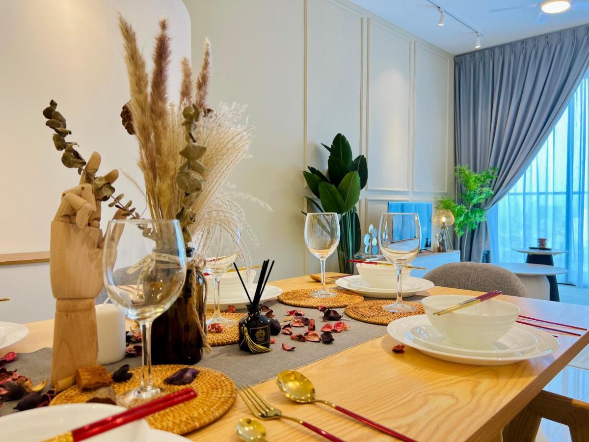 Apartment Premium For Family At Aeon / Sunway Velocity / Mrt / Lrt
