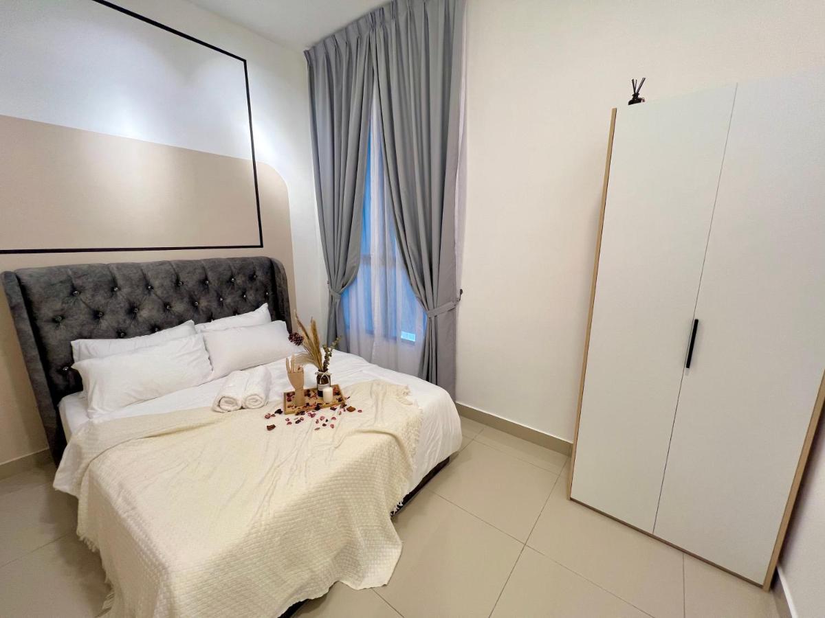 Apartment Premium For Family At Aeon / Sunway Velocity / Mrt / Lrt *