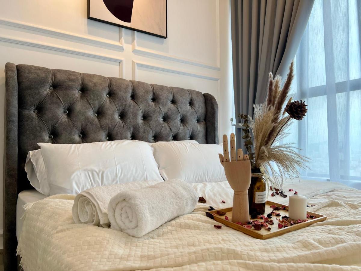 Premium For Family At Aeon / Sunway Velocity / Mrt / Lrt Apartment *
