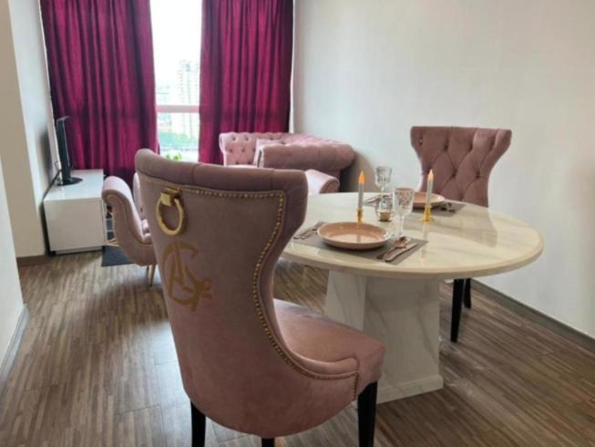 Honeymoon By A Legacy - Klcc Lake View Guest house Kuala Lumpur