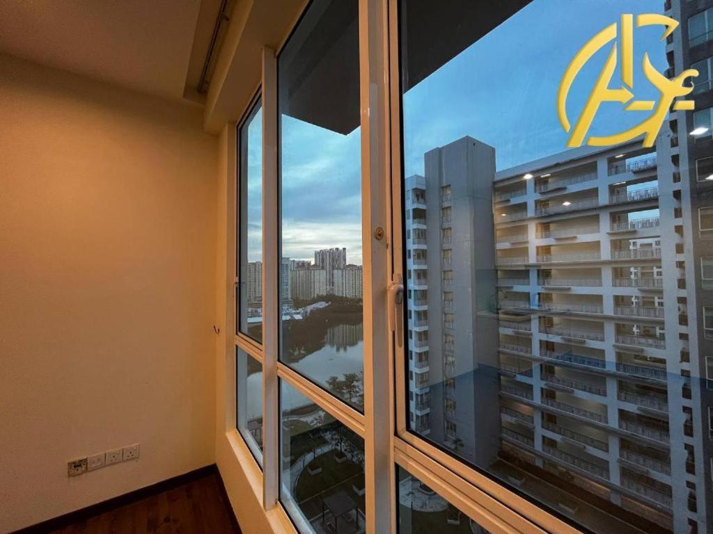 Honeymoon By A Legacy - Klcc Lake View Guest house Kuala Lumpur