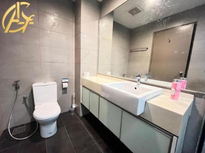 Honeymoon By A Legacy - Klcc Lake View Guest house