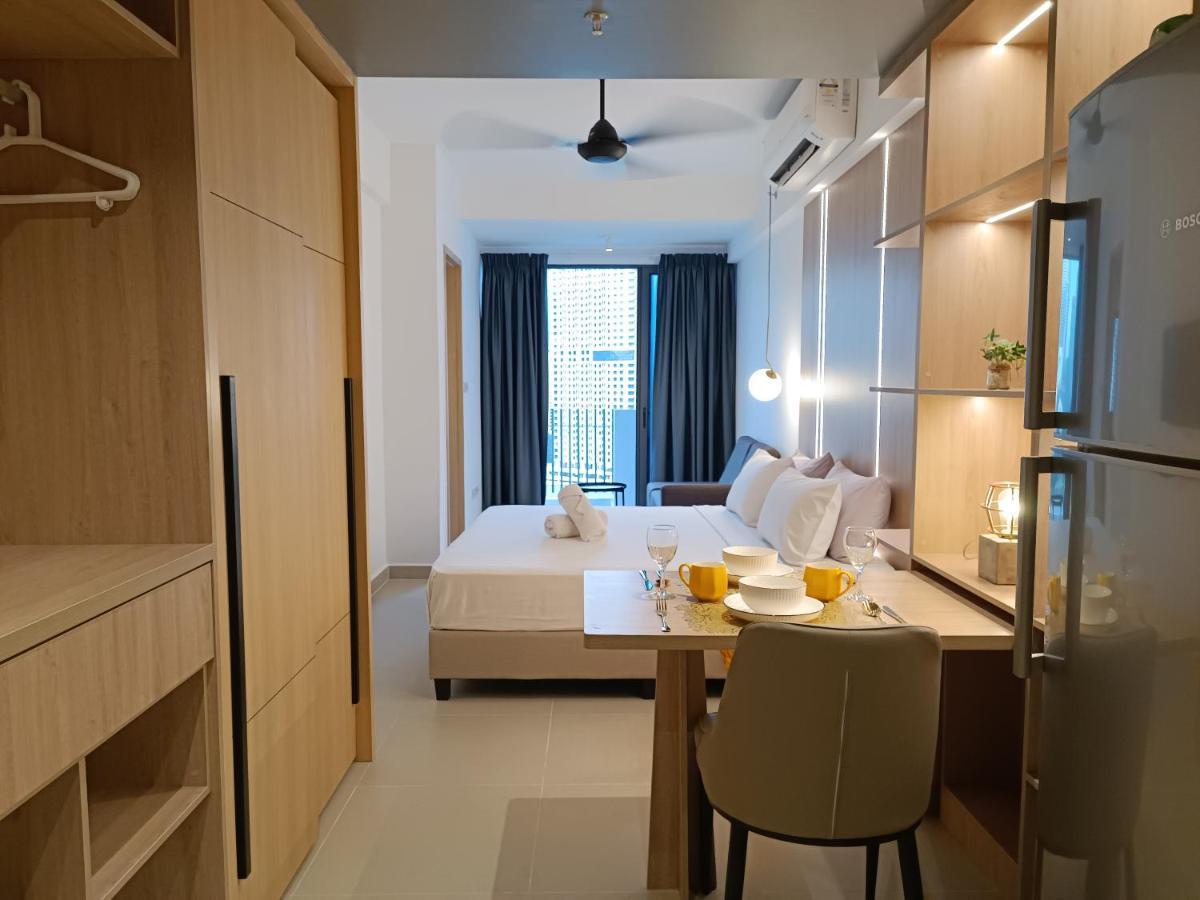 Cl137b Modern Balcony Klcc View & Infinity Pool Apartment *