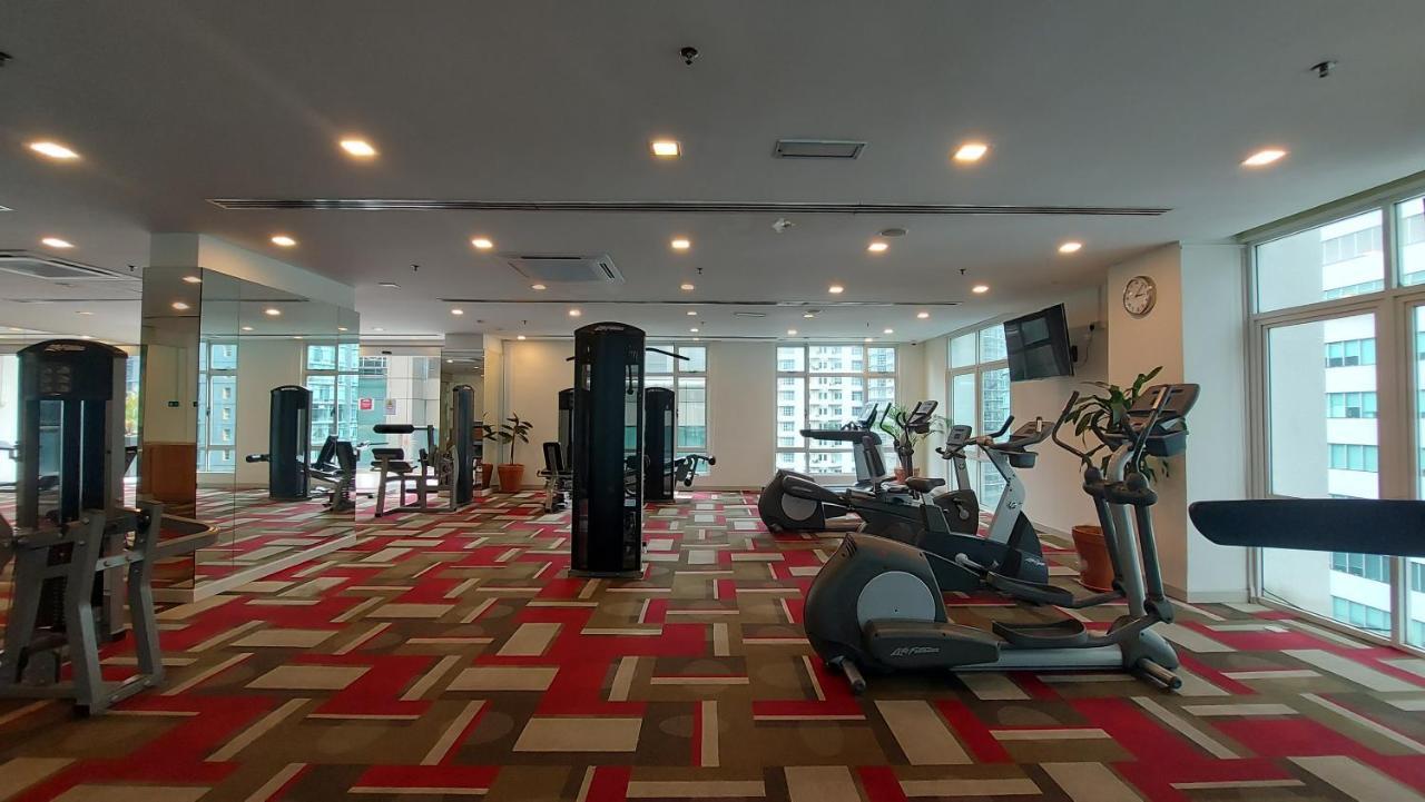 Klcc 274 Bukit Bintang 4 Pax Free 1 Parking