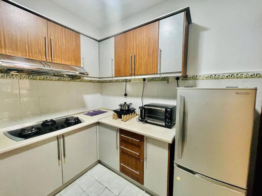 Apartment 8 Pax Near Axiata Arena & Pavilion 2 *