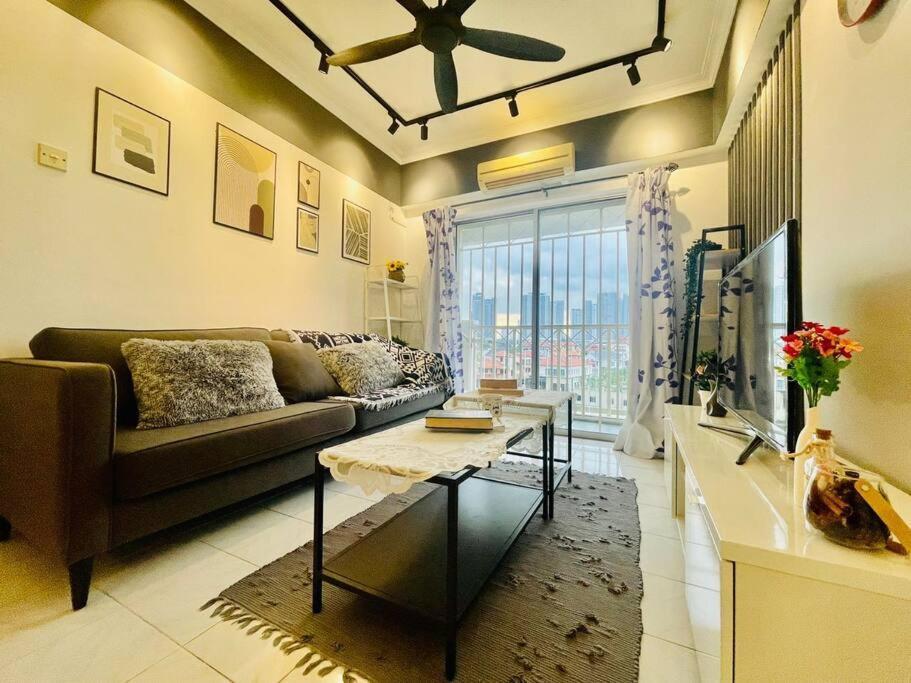 Apartment 8 Pax Near Axiata Arena & Pavilion 2 Kuala Lumpur
