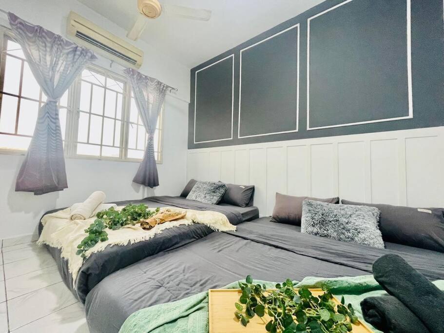 Apartment 8 Pax Near Axiata Arena & Pavilion 2