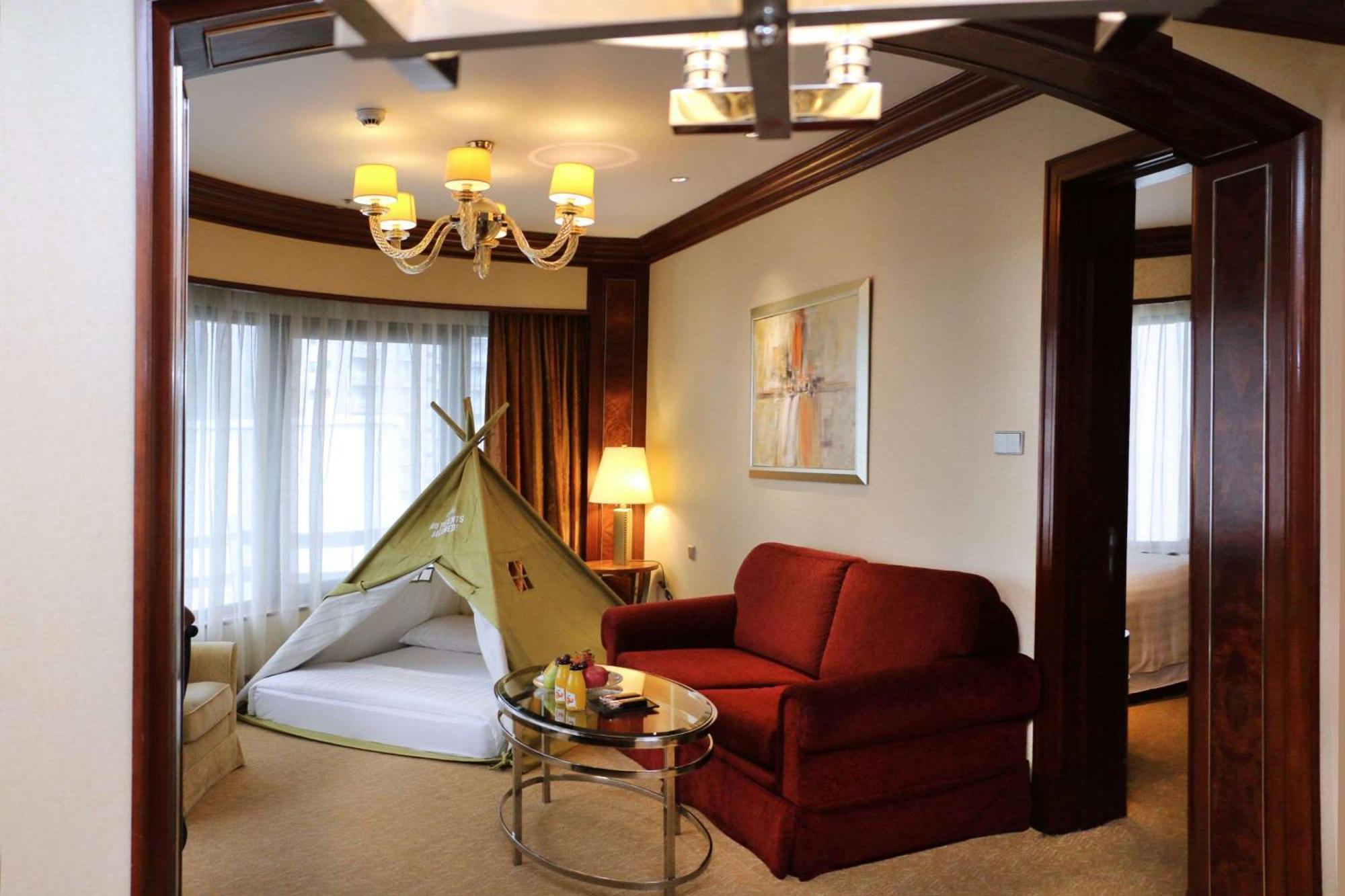 Hotel Shangri-la 5*