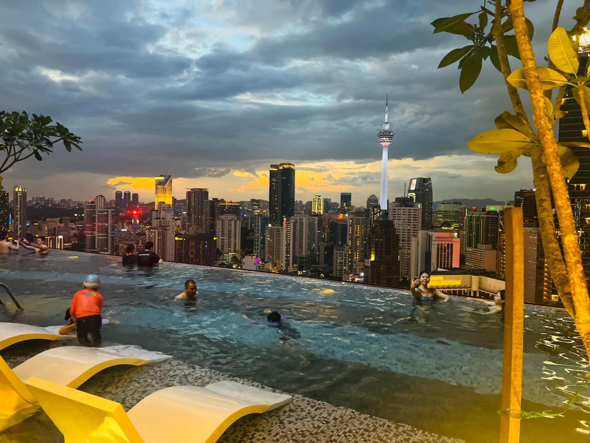 Popular Suites At Axon Klcc Apartment