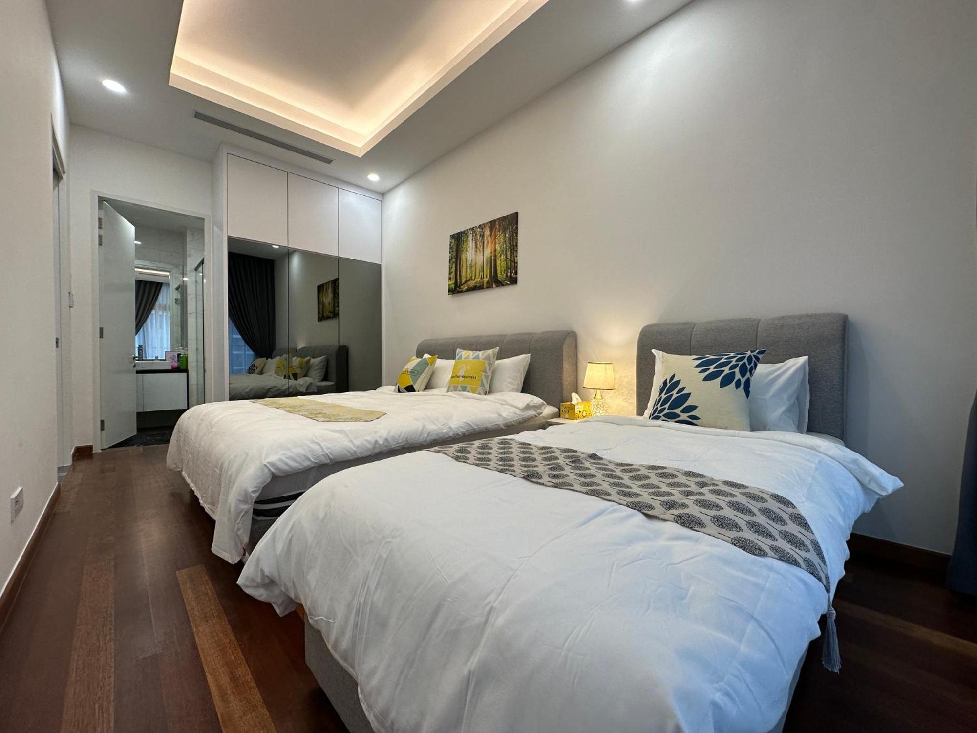Royce Residences By Romeo