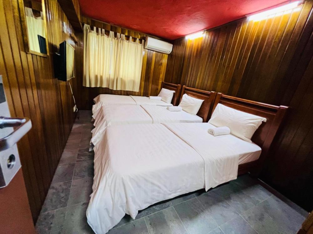 I Hotel