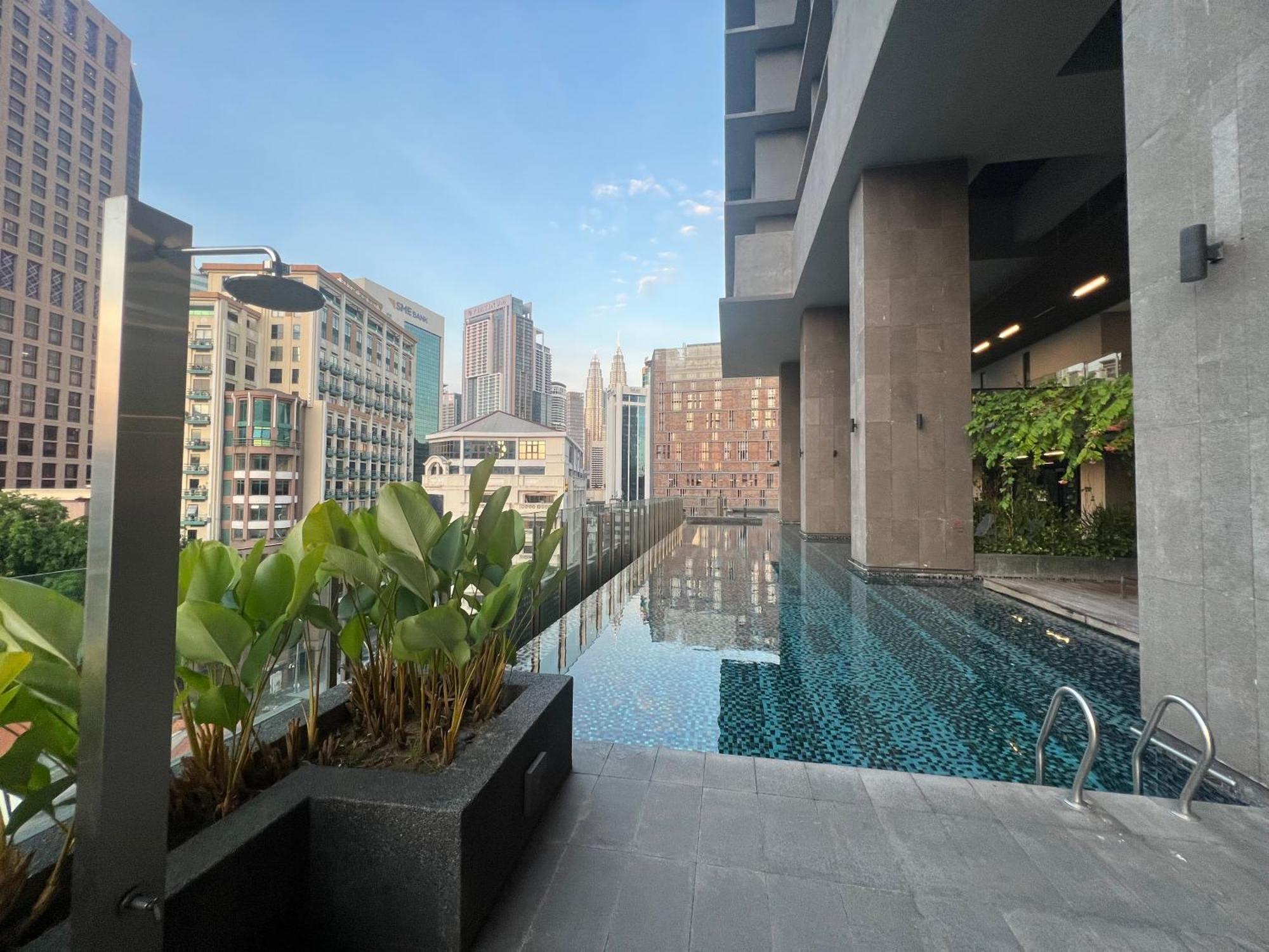 Anggun Kl My Apartemen