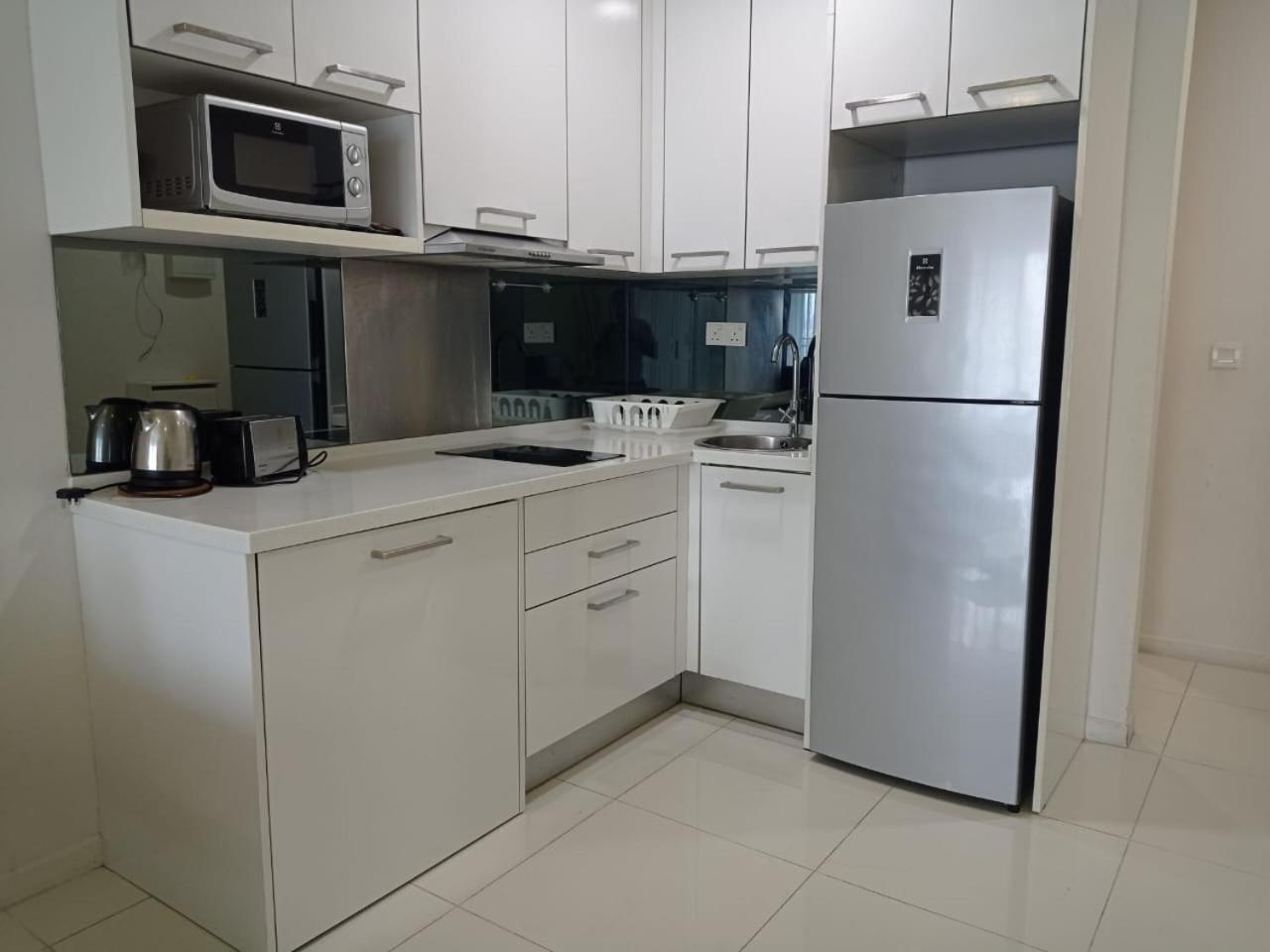Majestic At Mercu Summer Apartment