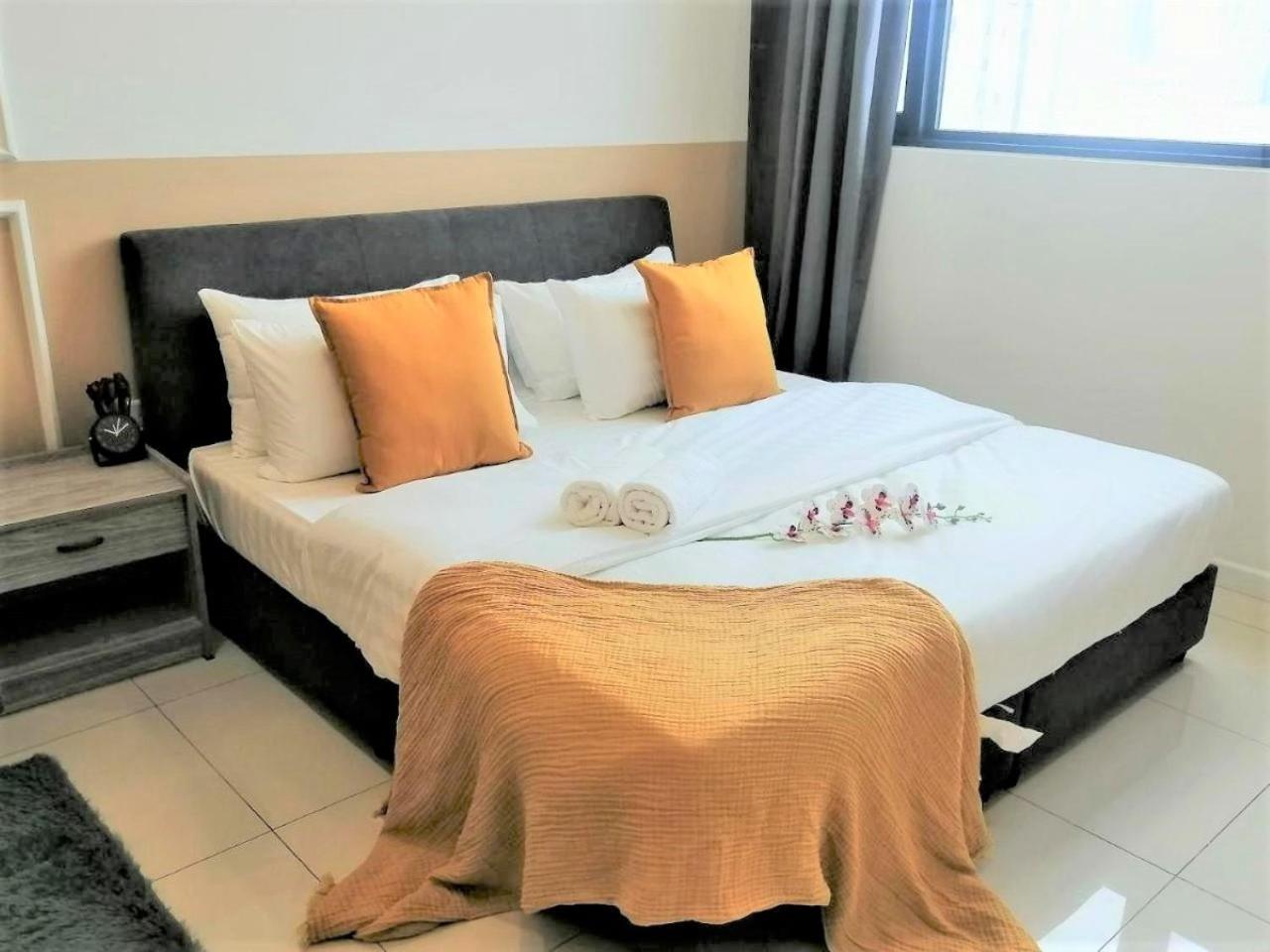 Chambers Pwtc By Grandroyal Apartemen *