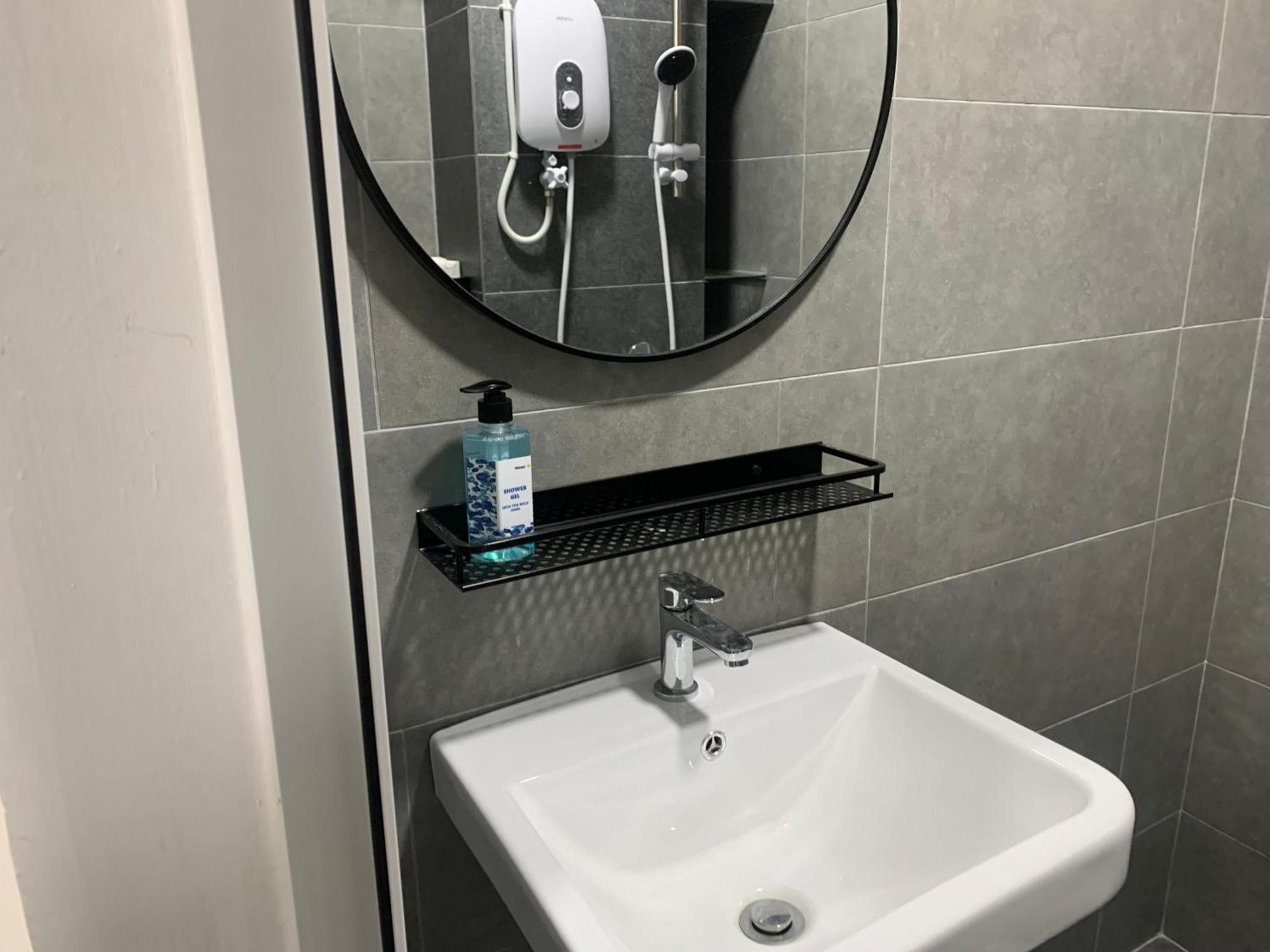 Private Deluxe Klcc Area Apartment