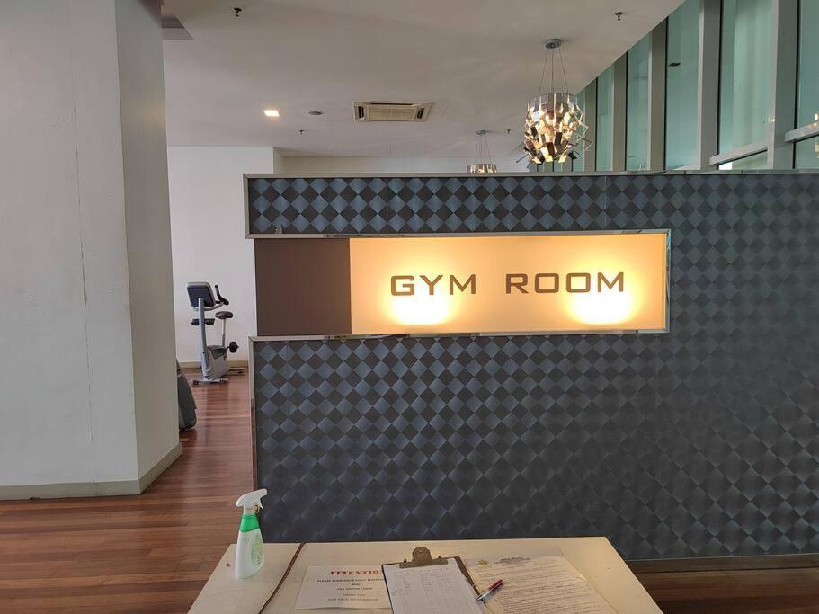 6 Pax Regalia & Residences - Infinity Pool With Kl View Apartment Kuala Lumpur