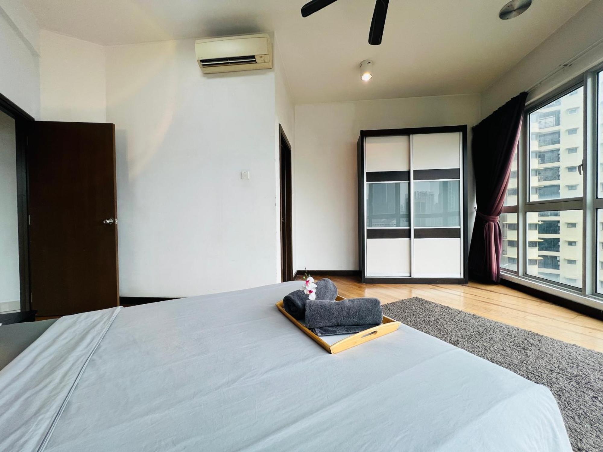 Regalia And By Awesomestay Apartemen *