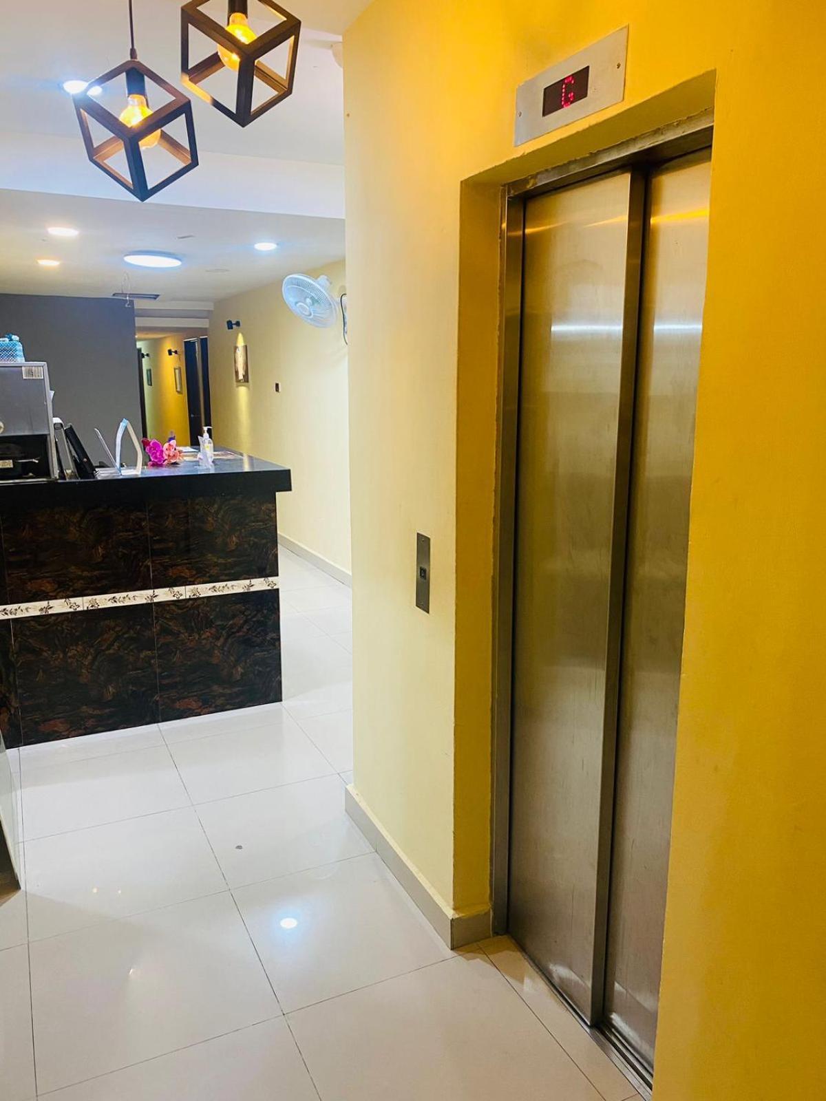 Khách sạn tình yêu Ras *