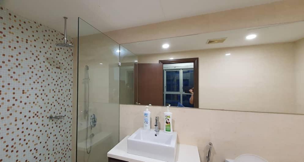 Apartment Regalia With Infinity Pool Klcc By Staycation Homes