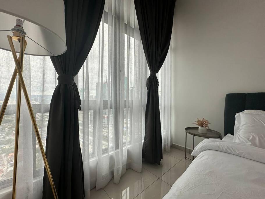 Klcc View 3r2b 10min Walking Klcc, Lrt, Local Food Apartment Kuala Lumpur