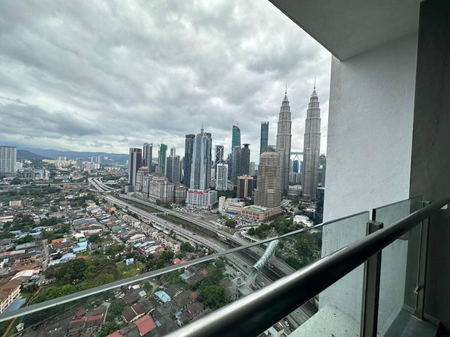 Klcc View 3r2b 10min Walking Klcc, Lrt, Local Food * Kuala Lumpur