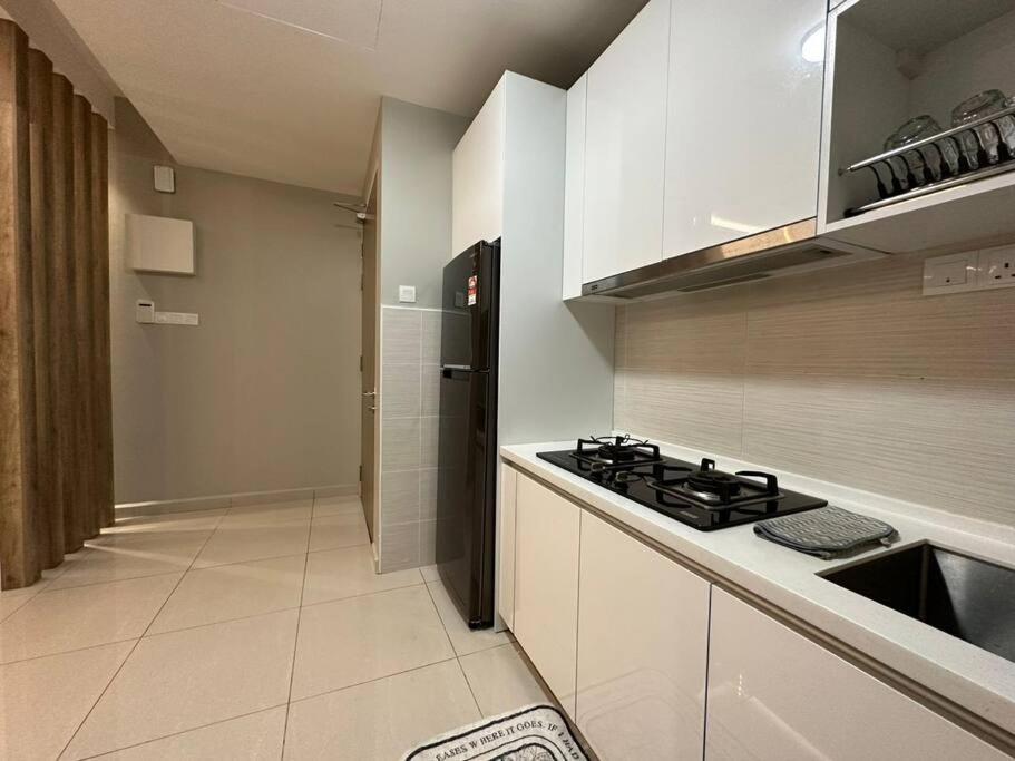Apartment Klcc View 3r2b 10min Walking Klcc, Lrt, Local Food