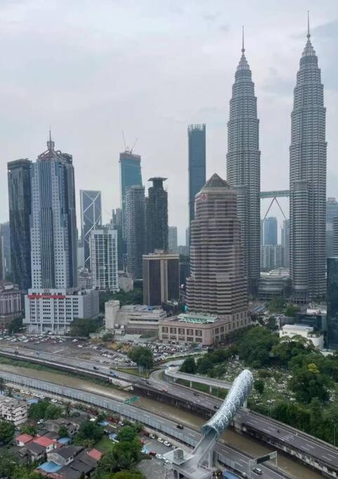 Klcc View 3r2b 10min Walking Klcc, Lrt, Local Food Apartment