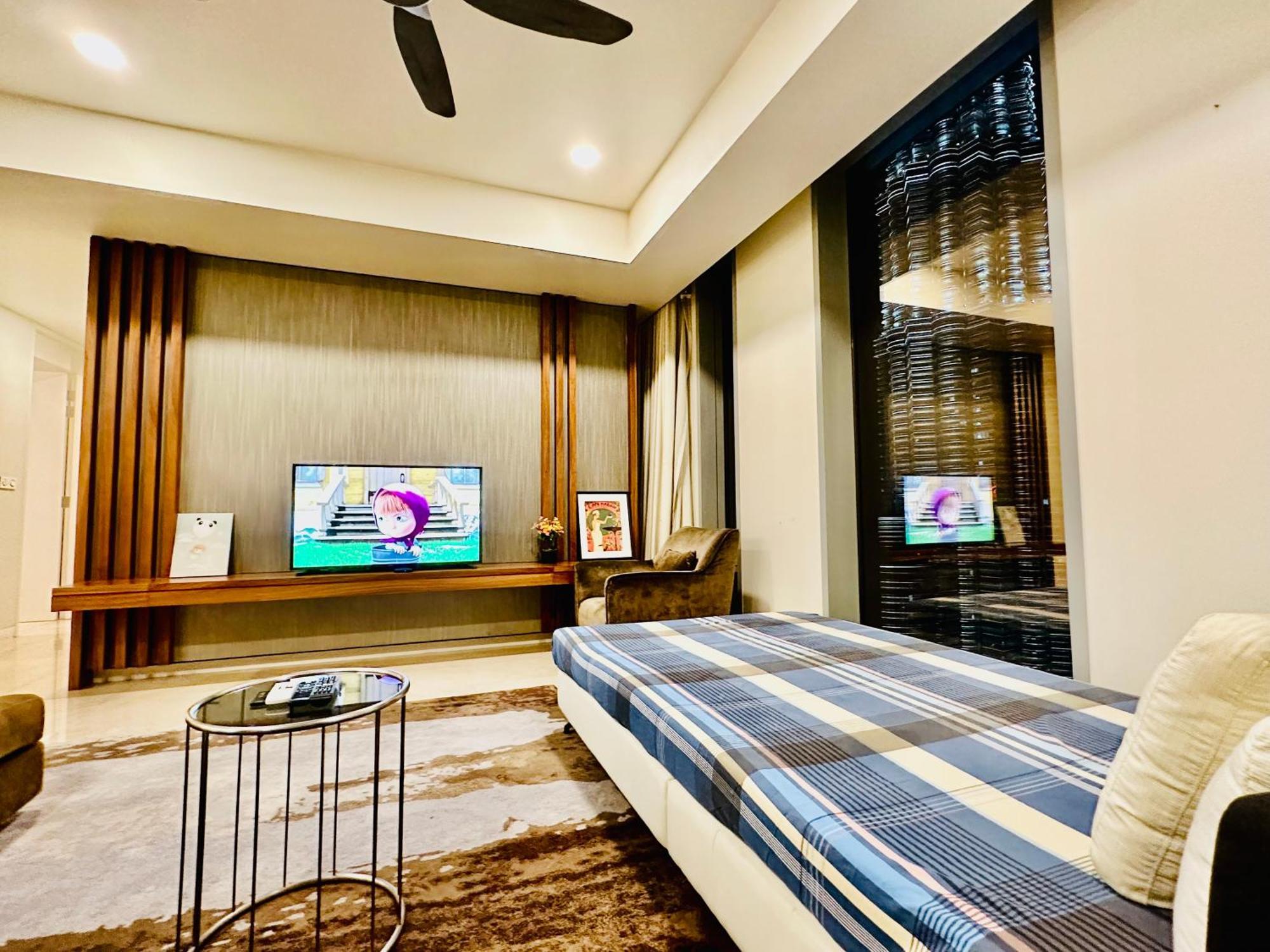 Tropicana The Residences - Klcc By Luxury World Apartemen