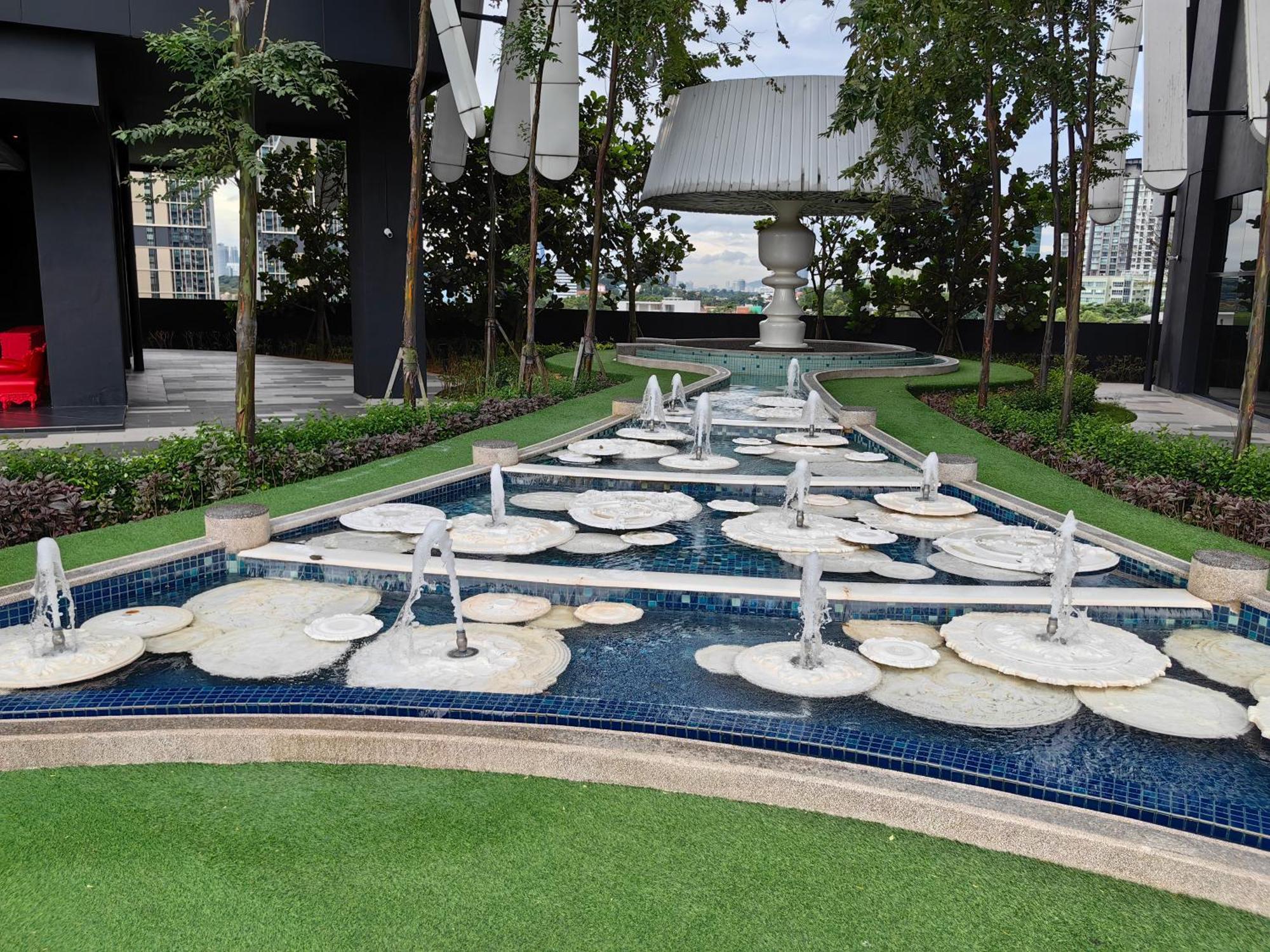 Arte Mont Kiara Mitec Publika Matrade 1r2b 4 Pax Appartement
