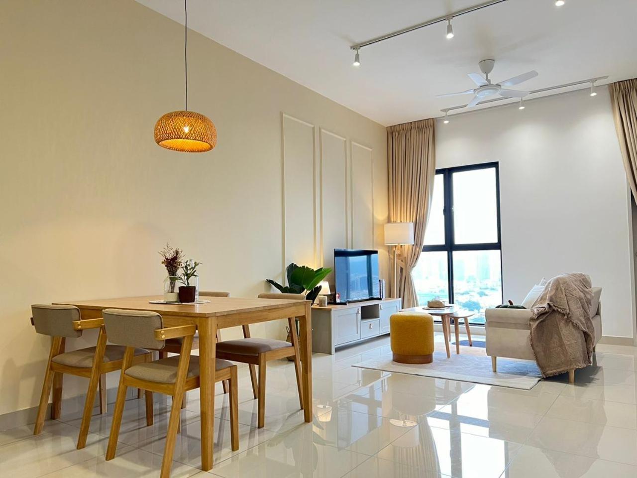 Căn hộ Kl View 2r1b Free Wifi 6pax Kuala Lumpur