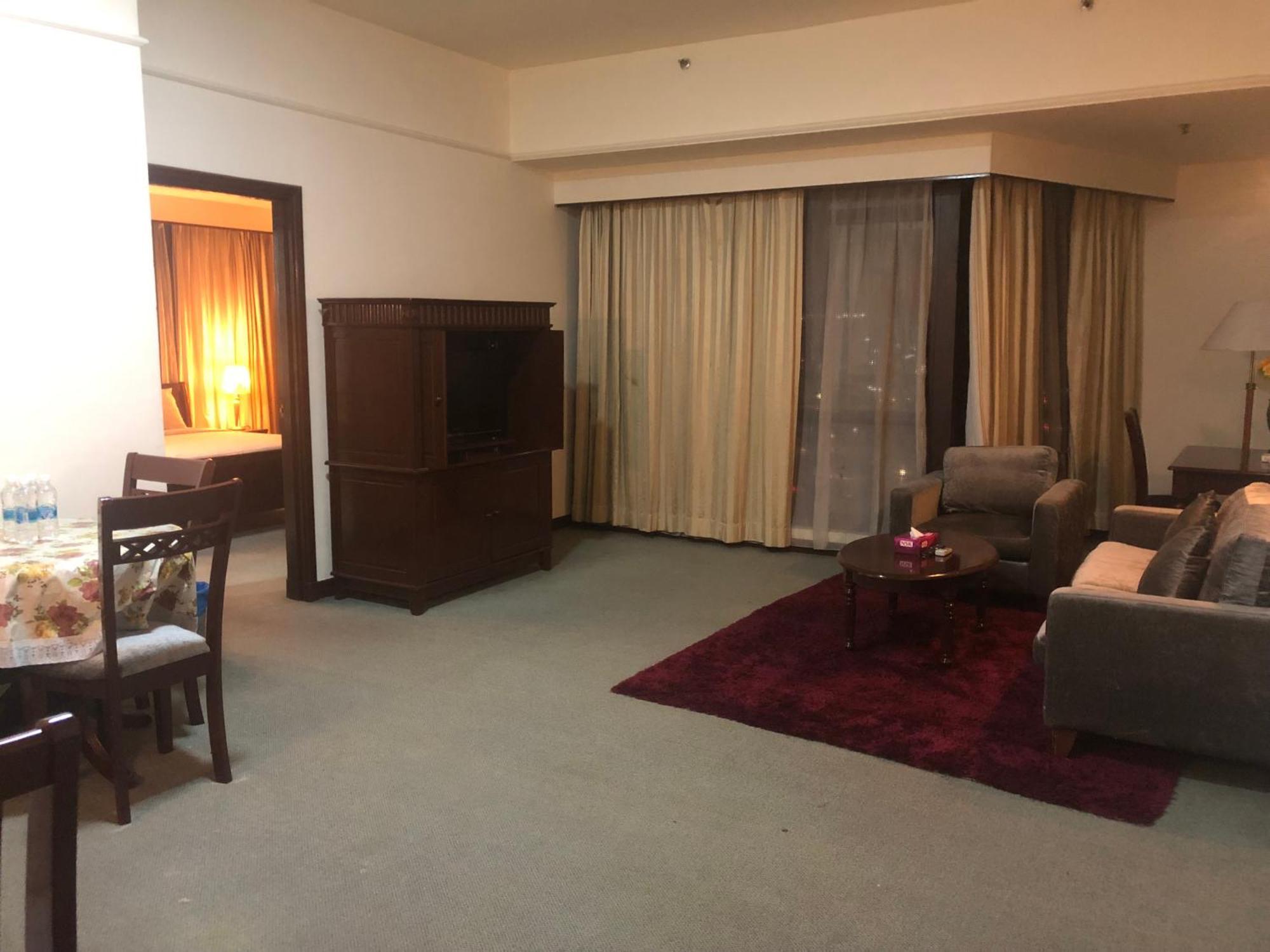 Happy Times At Times Square Apartemen
