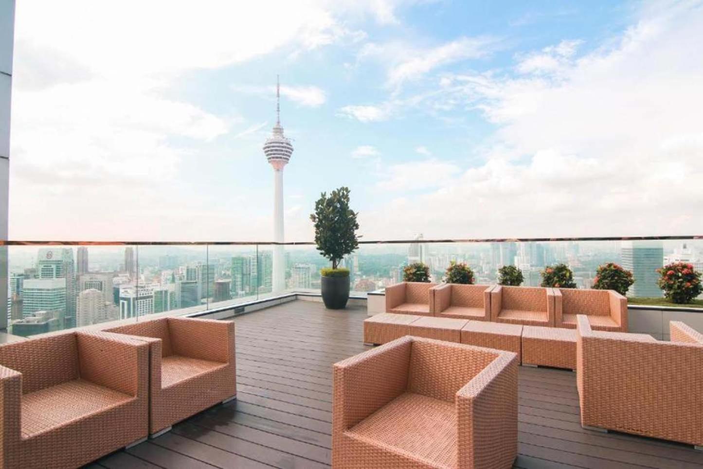 The Platinum Suites By Faced Apartment *