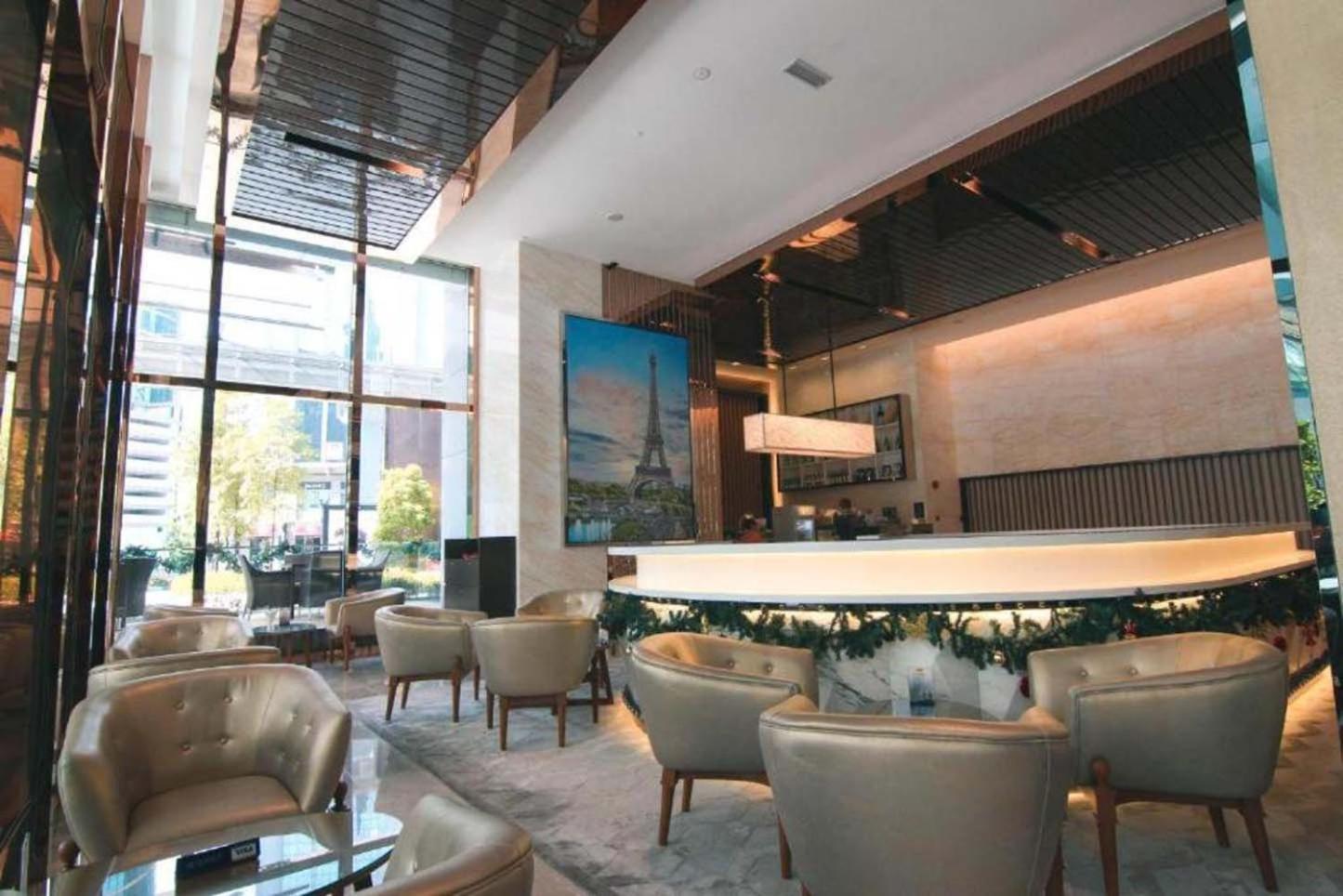 The Platinum Suites By Faced Apartment *