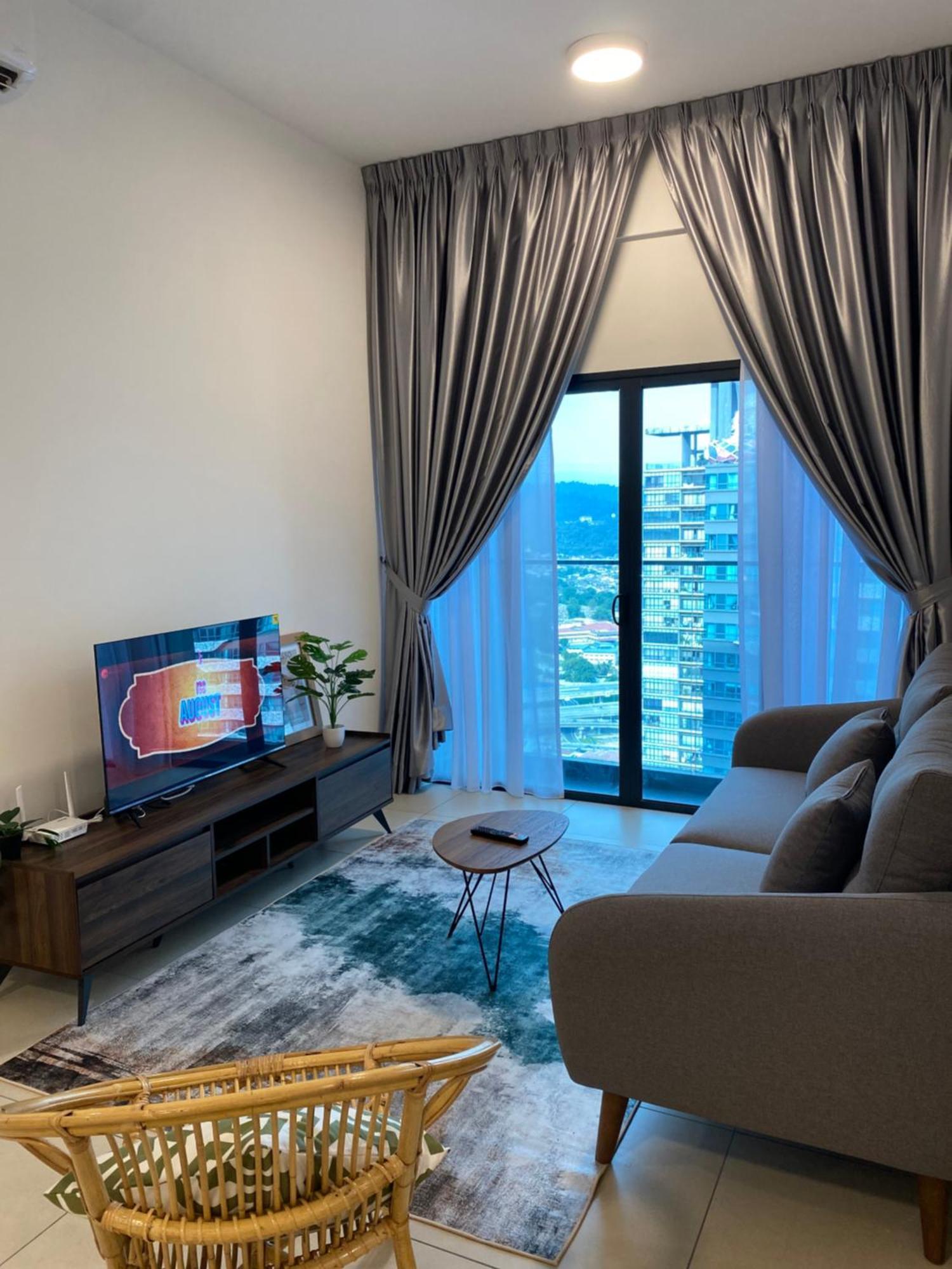 Eaton Residences At Leo Apartment